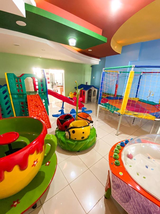 Constantino Hotel E Eventos Жуиз де Фора Екстериор снимка An indoor playground