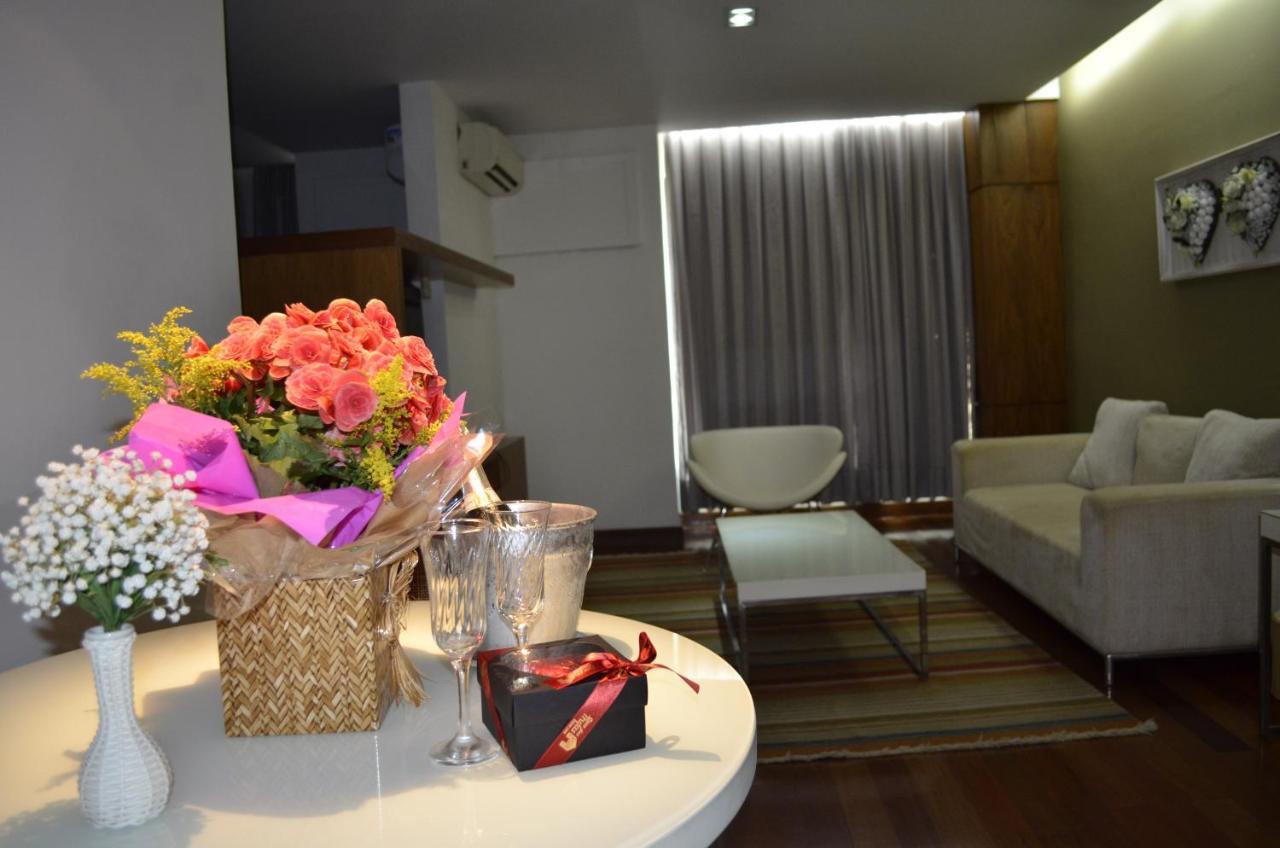 Constantino Hotel E Eventos Жуиз де Фора Екстериор снимка A living room in a condominium