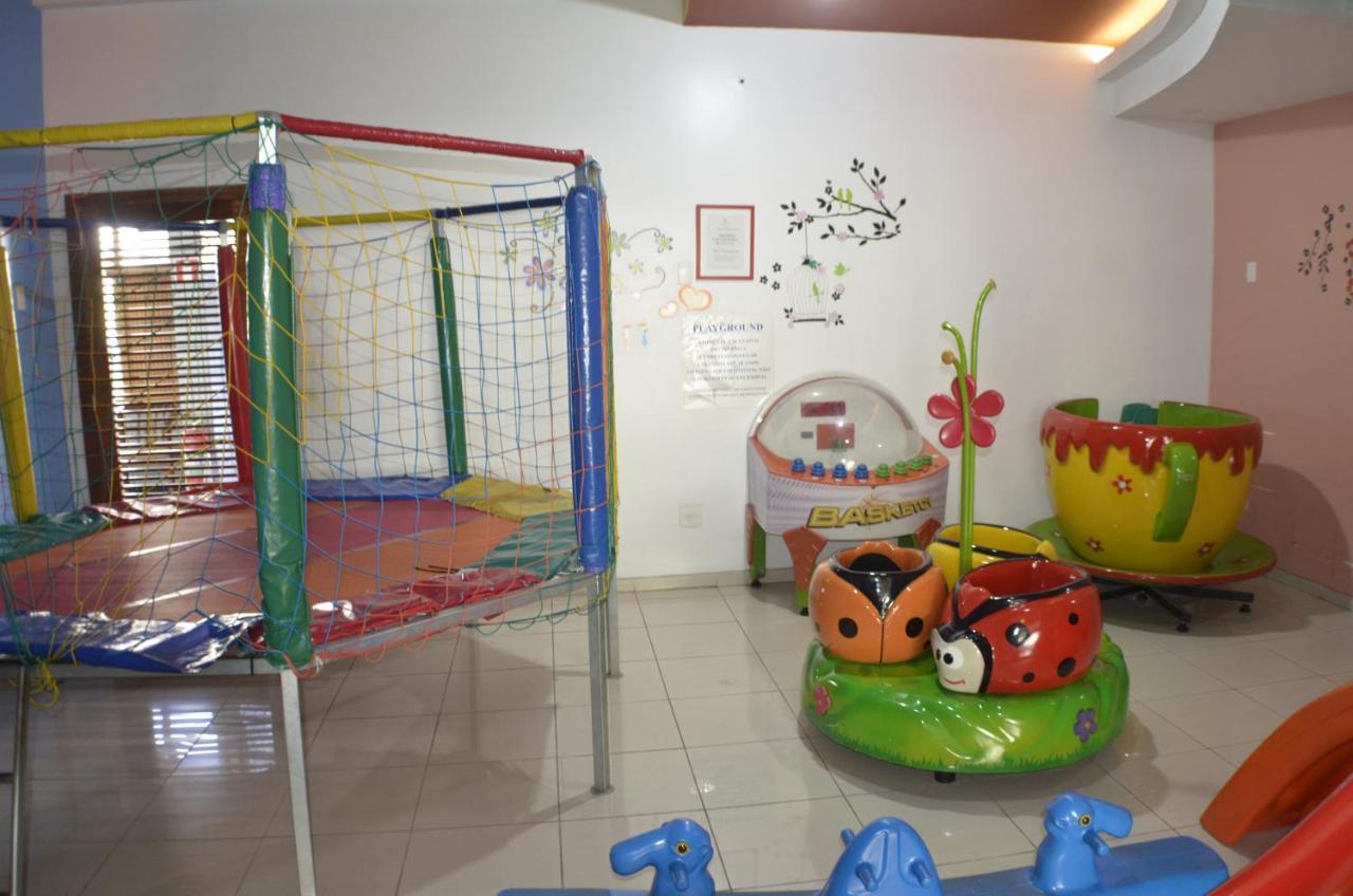Constantino Hotel E Eventos Жуиз де Фора Екстериор снимка A children's play area in a shopping mall