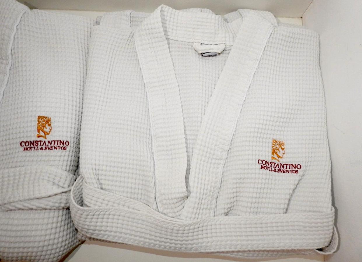 Constantino Hotel E Eventos Жуиз де Фора Екстериор снимка A waffle bathrobe