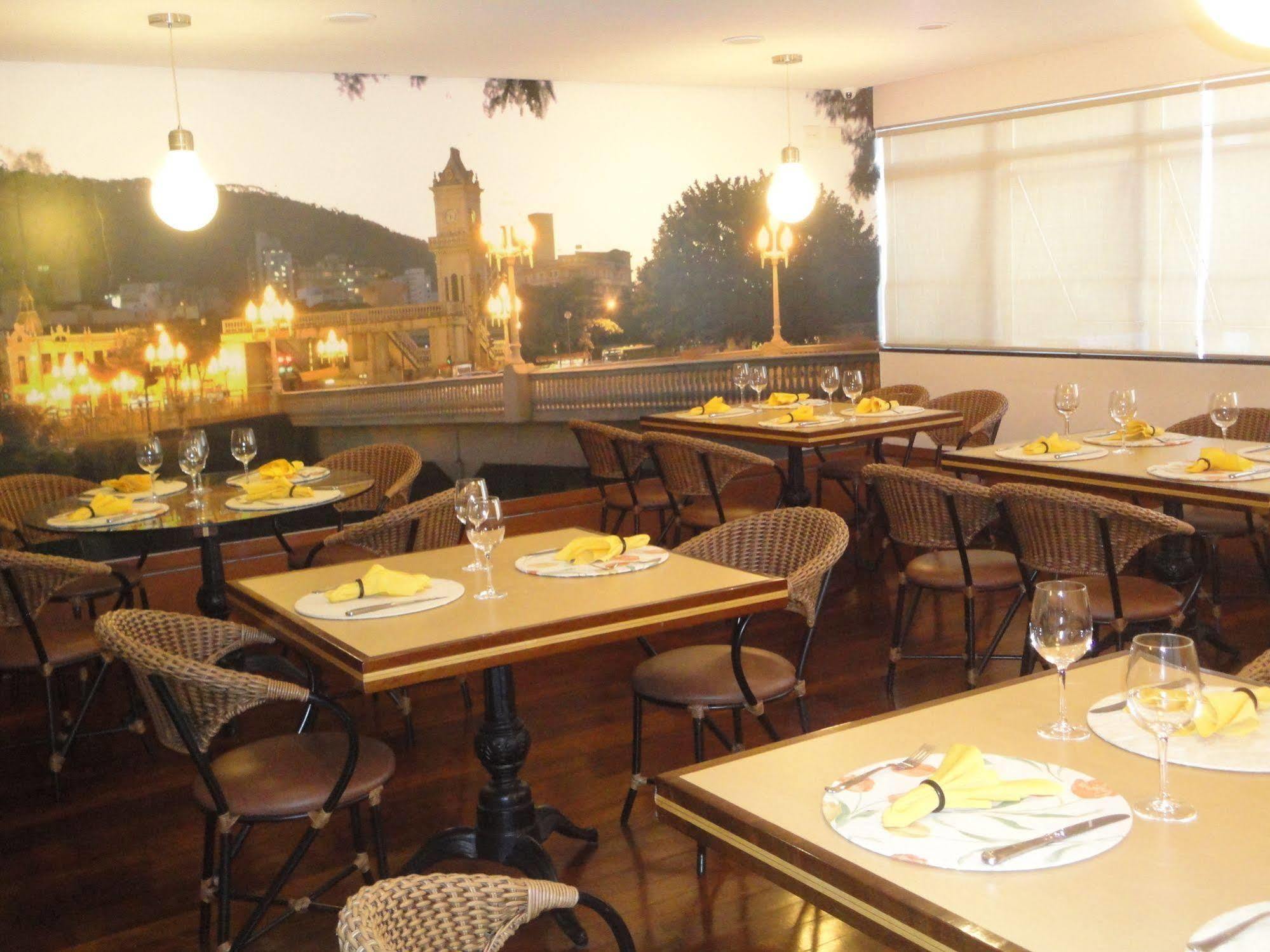 Constantino Hotel E Eventos Жуиз де Фора Екстериор снимка The interior of the restaurant